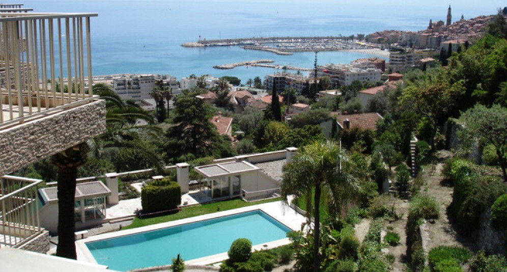 MENTON GARAVAN 2 BEDROOM APARTMENT OF 107 SQM FOR SALE LARGE