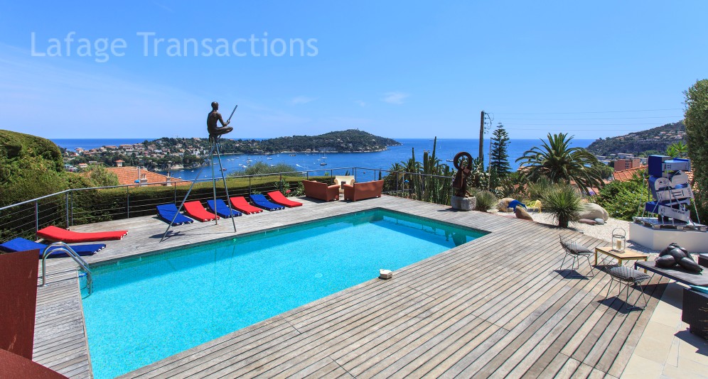 VILLEFRANCHE SUR MER BEAUTIFUL VILLA OVERLOOKING THE BAY OF VILLEFRANCHE AND ST JEAN CAP